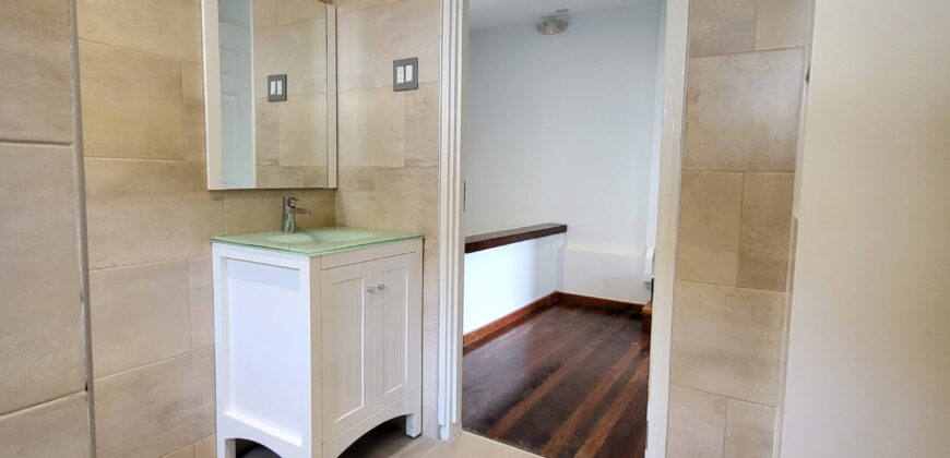 Pluto | Recently renovated story building