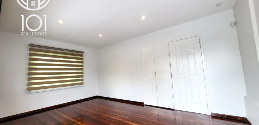 Pluto | Recently renovated story building