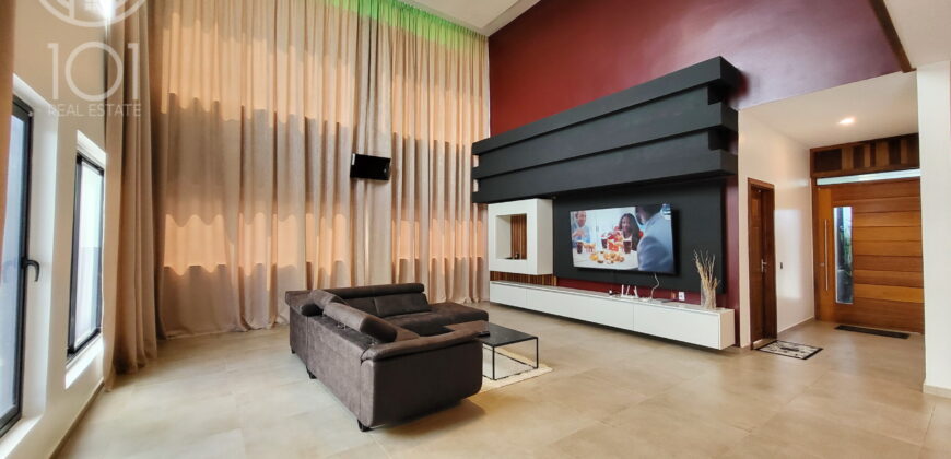 Sundance | Exclusive Two-Story House with Pool