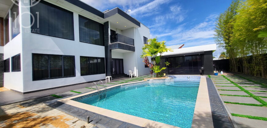 Sundance | Exclusive Two-Story House with Pool