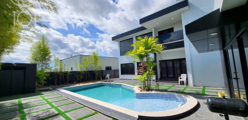 Sundance | Exclusive Two-Story House with Pool