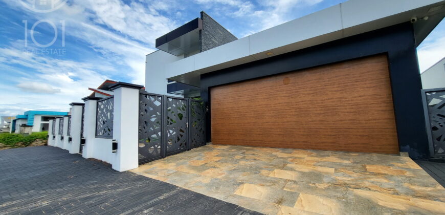 Sundance | Exclusive Two-Story House with Pool