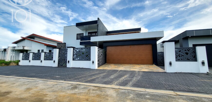 Sundance | Exclusive Two-Story House with Pool