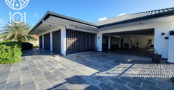 Sandra | Luxury low-rise villa with pool