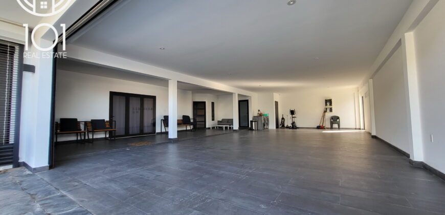 Sandra | Luxury low-rise villa with pool