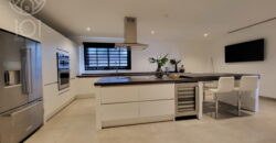 Sandra | Luxury low-rise villa with pool