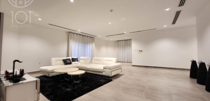 Sandra | Luxury low-rise villa with pool