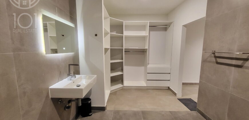 Sandra | Luxury low-rise villa with pool