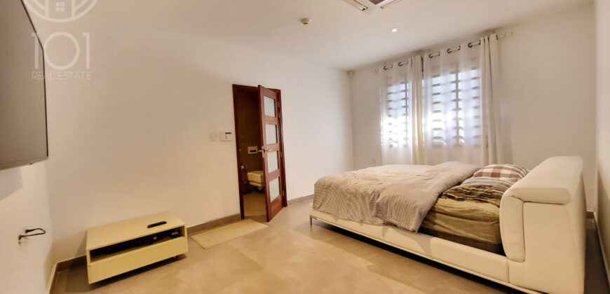 Sandra | Luxury low-rise villa with pool