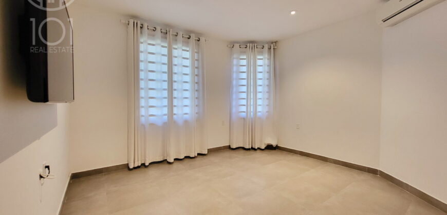 Sandra | Luxury low-rise villa with pool