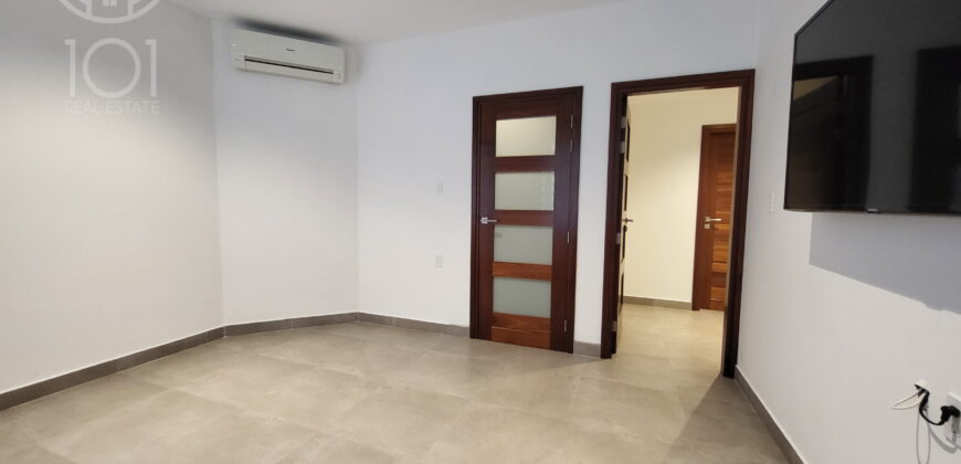 Sandra | Luxury low-rise villa with pool