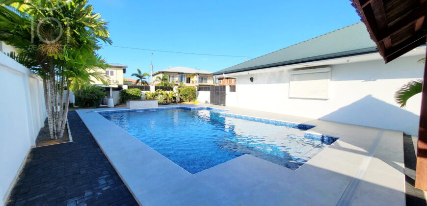 Sandra | Luxury low-rise villa with pool