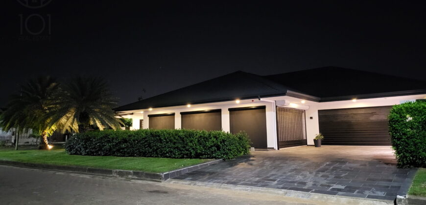 Sandra | Luxury low-rise villa with pool