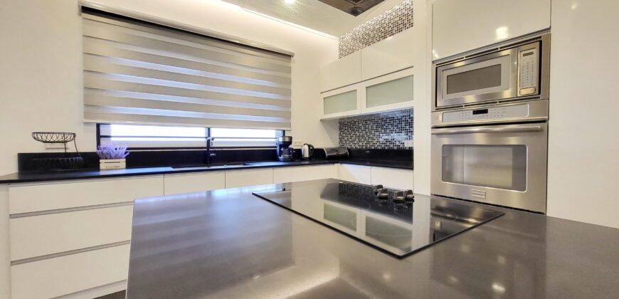 Lakatan | Luxury Ground-Level Villa