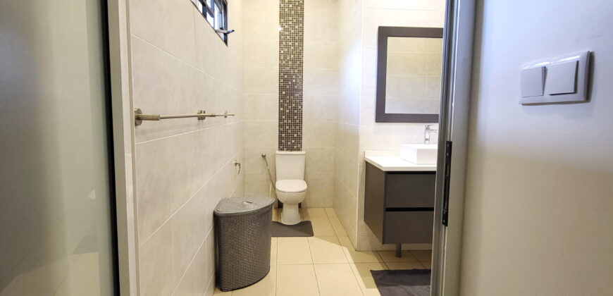 Lakatan | Luxury Ground-Level Villa